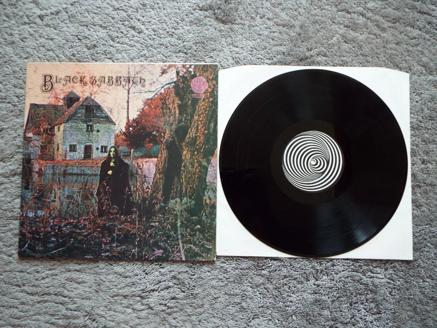 Black Sabbath - Black Sabbath (LP, Album, Pho)